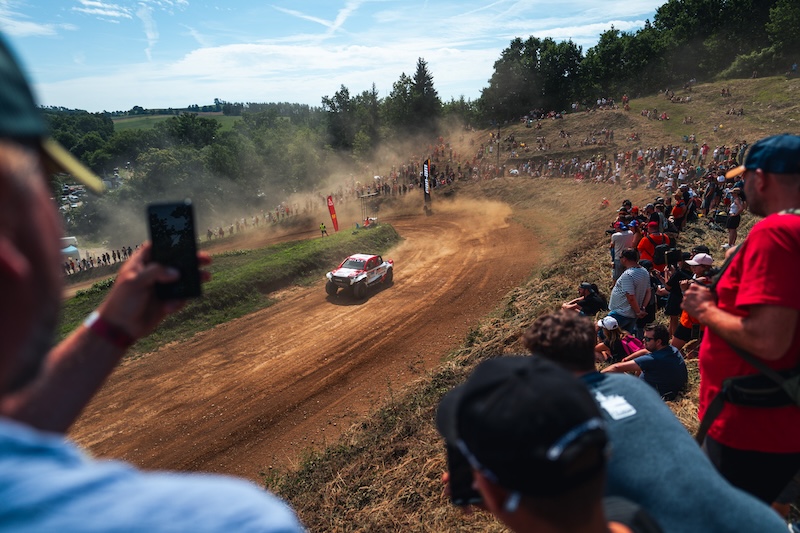 Posedlí Dakarem - OPEN AIR